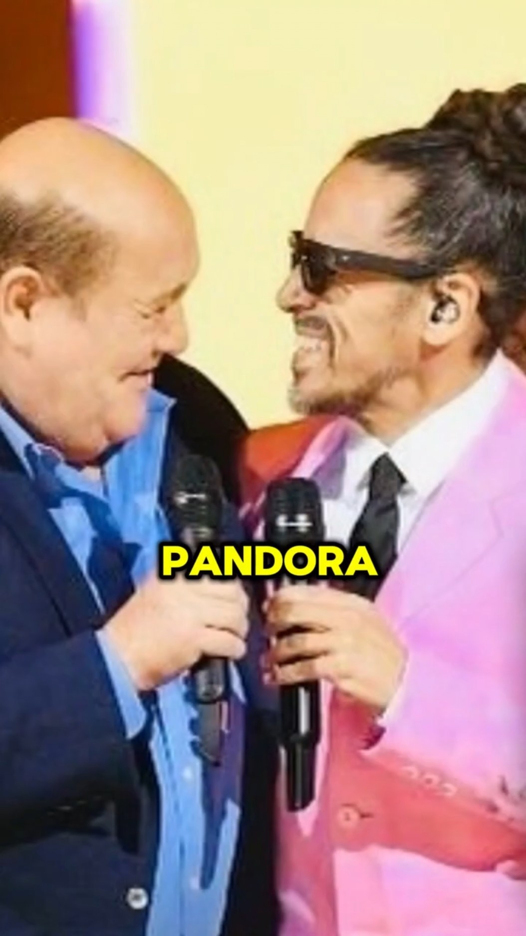 Carlos Rivera, Rubén Albarrán y más famosos lamentaron el fallecimiento de Leo Dan ? #CuéntameloYa!